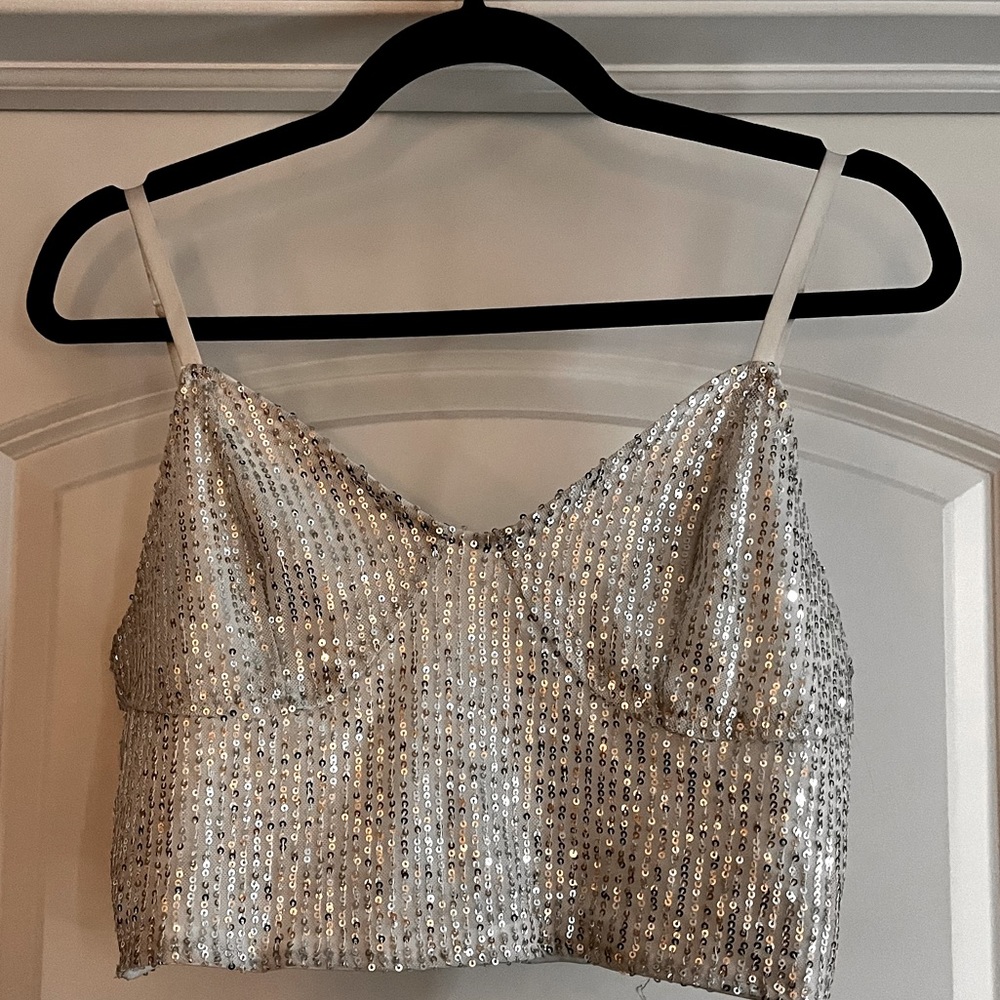 ✨Sequin crop tank (L)✨